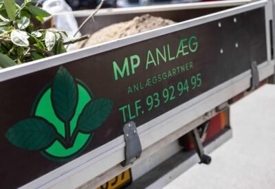 Grønne oaser i storbyen: Sådan vælger du den rette anlægsgartner i københavn