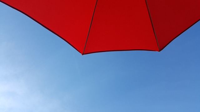 Få en stilfuld dag på stranden med Vanilla Copenhagen's Strandparasol
